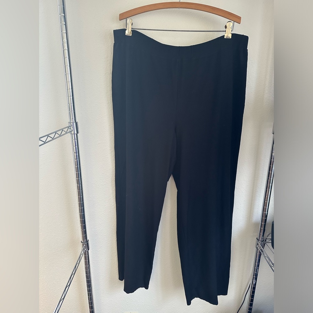 EILEEN FISHER Stretch black pants.